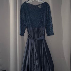 Jessica Howard evening gown